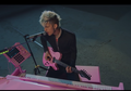 Video: Penampilan Medley Machine Gun Kelly di Jimmy Kimmel Live