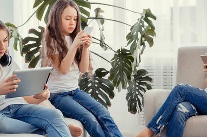 Ternyata Begini Asal Usul Kata VIRAL yang Sering Dipakai di Internet