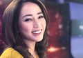 Warna Lipstik Favorit Anisha Dasuki, Moderator Debat Capres 2019 Tahap Kedua yang Mencuri Perhatian!