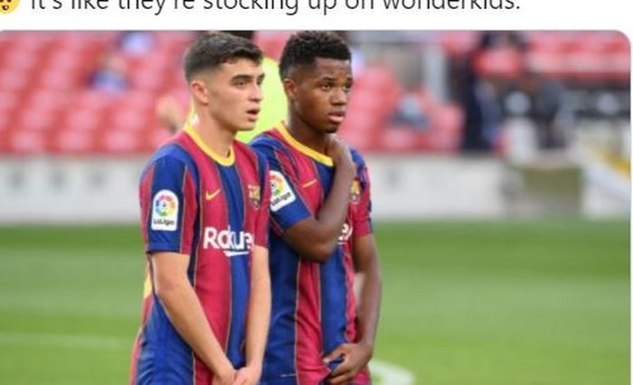 Dua pemain muda Barcelona, Pedri (kiri) dan Ansu Fati.