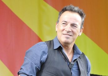 Bruce Springsteen Mainkan 2 Lagu bareng Coldplay di New Jersey