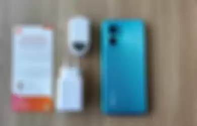 Isi kotak pembelian Redmi 10 5G.