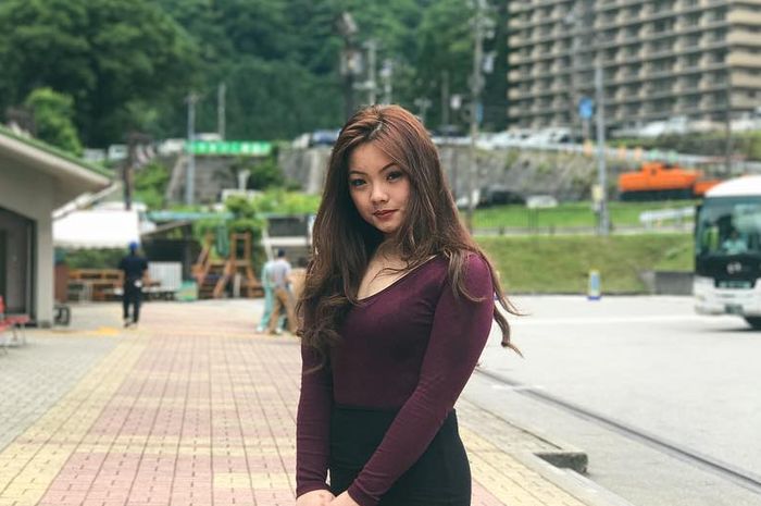 5 Gaya Fashion Kece nan Mewah Hillary Brigitta Lasut, Anggota DPR