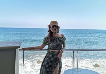 Cuek Dikomentari Netizen, Nia Ramadhani Tampil Seksi dengan Crop Top dan Hot Pants saat Liburan di Kapal Pesiar