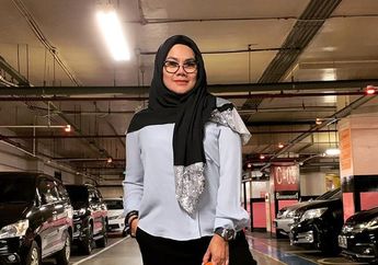 Bukan Pernikahan Pertama, Sarita Abdul Mukti Ternyata Pernah Nikahi Berondong Berusia 18 Tahun Hingga Dikarunia Seorang Anak, Begini Penampilannya yang Bikin Melongo!