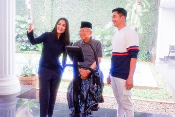 Ma'ruf Amin saat berolahraga bersama sang cucu,  Adly Fairuz.