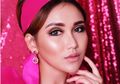 Ayu Ting Ting Disebut Mirip Luna Maya Saat Unggah Foto Selfie, Warna Rambut Barunya Justru Tuai Pro Kontra Netizen