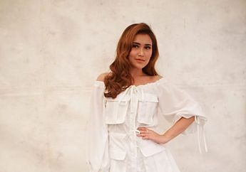 Kelakuannya Sering Dicibir Netizen, Ayu Ting Ting Tertangkap Kamera Pernah 'Tendang' Bintang Tamu di Acaranya