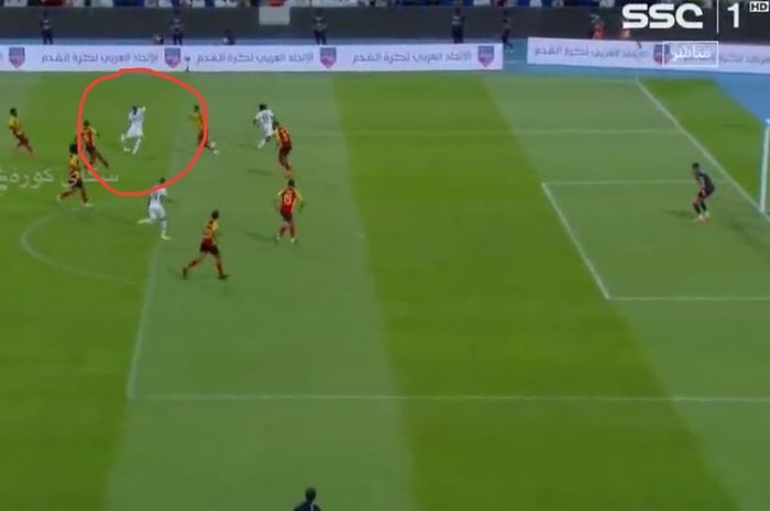 Tak kalah dari Lionel Messi, Karim Benzema catat debut fantastis untuk Al Ittihad lewat gol luar kotak penalti dan assist saat lawan Esperance (27/7/2023).