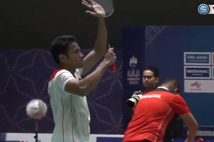 Tunggal putra Indonesia, Chico Aura Dwi Wardoyo memastikan tiket final SEA Games 2023 cabor bulu tangkis perorangan, usai mengalahkan Lee Shun Yang (Malaysia) di Badminton Hall Morodok Techo, Phnom Penh, Kamboja, Senin (15/5/2023).