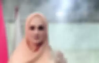 Pakai Dress Glamor yang Curi Perhatian, Mulan Jameela Hadir dalam Rapat Paripurna Ke-3 DPR RI