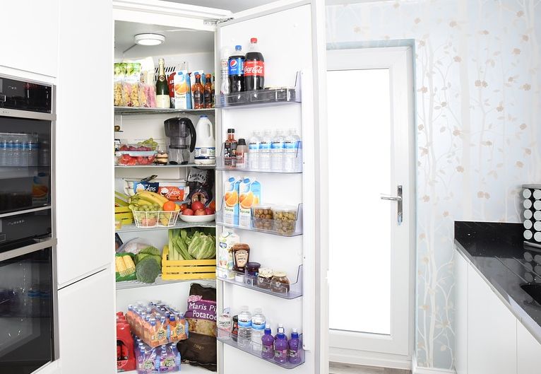 Kerap Diletakkan Di Dekat Kulkas Barang Barang Ini Bisa Membuat Kulkas Meledak Apa Saja Semua Halaman Nakita