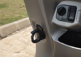 Fitur Gantungan Barang di Motor Matik Jangan Disiksa, Begini Aturannya