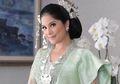 Usai Tampil Anggun Pakai Kebaya Kurung, Annisa Pohan Tampil Beda dalam Balutan Mini Dress Batik