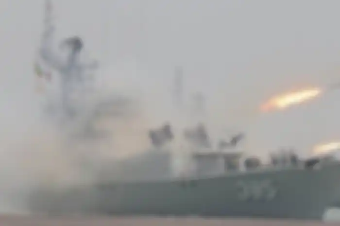 Kisah KRI Samanhudi pernah membombardir kapal selam asing yang berani menyusup ke perairan Bawean di Indonesia.