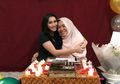 Umi Kalsum Dikabarkan Ikut Kegiatan PBB di Amerika, Ayu Ting Ting Justru Sebut Ibunya Tengah Liburan