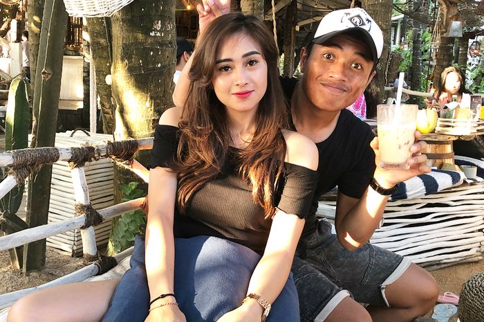 I Gede Sukadana dan istrinya, Gita Urmilla.