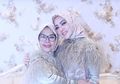 Jadi Besan Konglomerat, Begini Gaya Cetar Ibu Syahrini Liburan di Bali Tenteng Tas Ratusan Juta