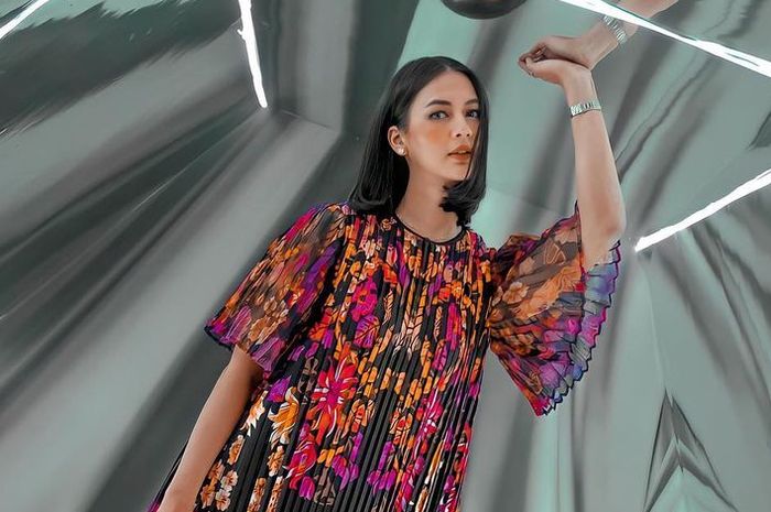 Paula Verhoeven Pakai Tas Ratusan Juta Saat Naik Transportasi Umum - Stylo
