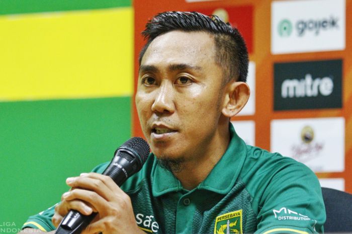 Gelandang Persebaya Surabaya, Rendi Irwan, saat memberikan keterangan usai laga menghadapi Borneo FC yang berakhir dengan skor 0-0 di Stadion Gelora Bung Tomo, Kota Surabaya pada Jumat (11/10/2019).