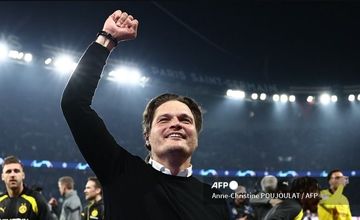 Pelatih Borussia Dortmund, Edin Terzic, dikabarkan masuk dalam incaran Man United.