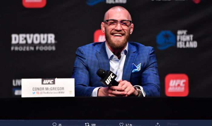 Ketika Conor McGregor datang saat konferensi pers UFC 257 pada Kamis (21/1/2021).