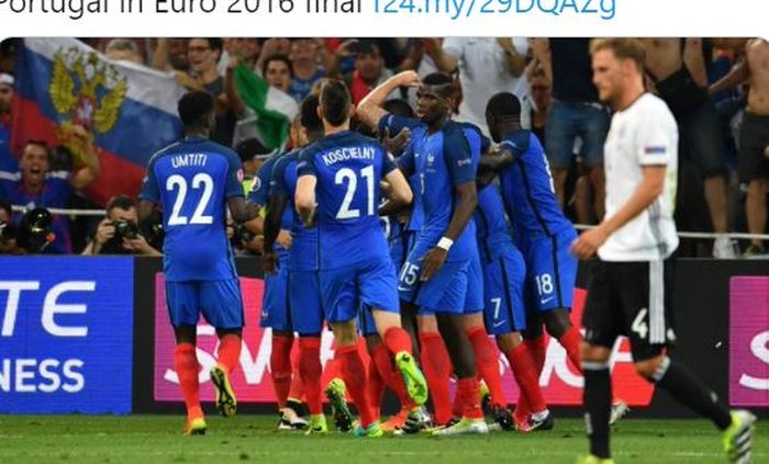 Momen pemain timnas Prancis merayakan gol yang mereka cetak ke gawang timnas Jerman dalam pertandingan semifinal EURO 2016.