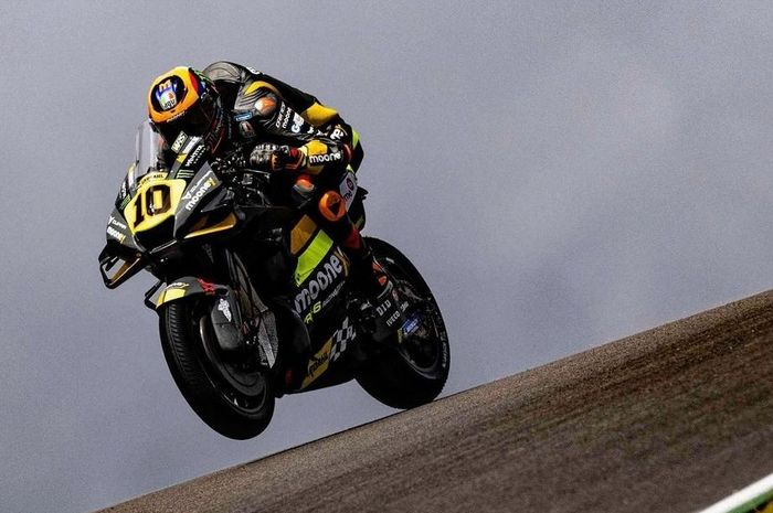 Luca Marini mengakui Francesco Bagnaia telah berhasil memperbaiki performa di MotoGP 2022.
