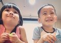 Tatapan Terpana Rafathar Saat Gempi Nyanyi Bikin Baper Warganet: 'Kok Sedih Ya'