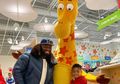 Gokil, Rapper 50 Cent Sewa Satu Toko Mainan Buat Hadiah Natal Anaknya
