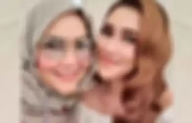 Umi Kalsum dan Ayu Ting Ting