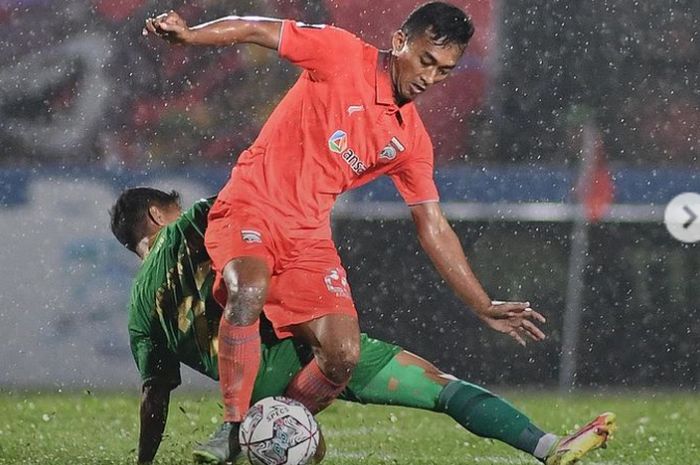 Suasana pertandingan Borneo FC melawan PSS Sleman dalam laga semifinal leg kedua Piala Presiden 2022, di Stadion Segiri, Samarinda, Senin (11/7/2022).