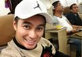 Sempat Digugat karena Mundur Jadi Caleg, Kini Baim Wong Gunakan Kemeja Batik dan Minta Dipilih
