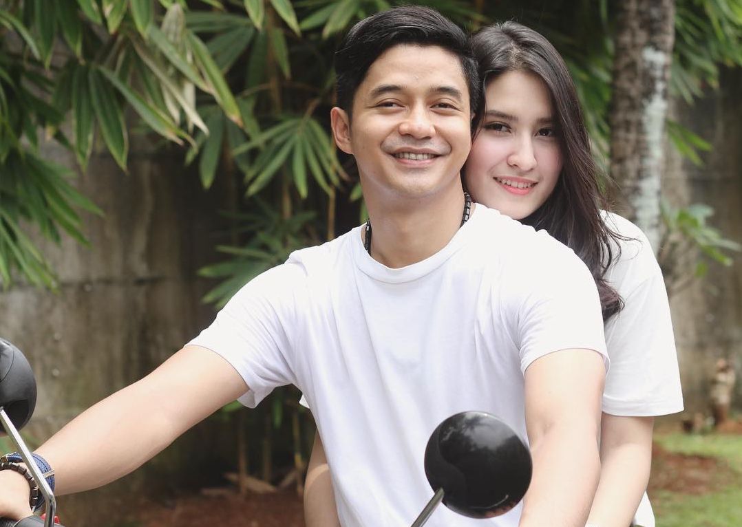 Adly Fairuz Mantan Shireen Sungkar Lakukan Sesi Foto Dengan Kekasih