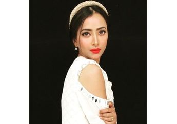 Senangnya Shweta Basu "Ratu Nandini" Bisa Membawa Pulang Barang Indonesia ini ke India