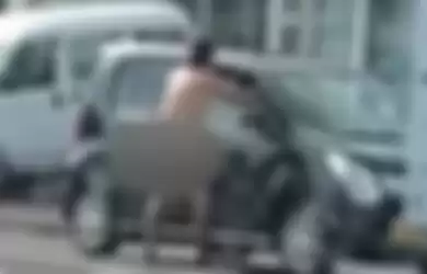 Pria Indonesia menyerang sebuah pengemudi mobil dalam keadaan telanjang di Ibaraki, Jepang, Sabtu (26/6/2021).
