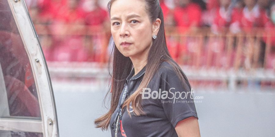 Madam Pang Turun Tangan, Atasi Rengekan Mano Polking Soal Kontrak