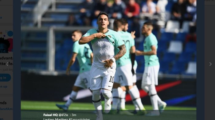 Penyerang Inter Milan, Lautaro Martinez, merayakan gol ke gawang Sassuolo pada pekan kedelapan Liga Italia, Minggu (20/10/2019)