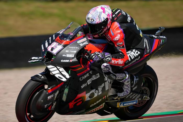 Pembalap Aprilia, Aleix Espargaro, mengungkapkan penyebab dirinya lebih cepat di MotoGP 2022 