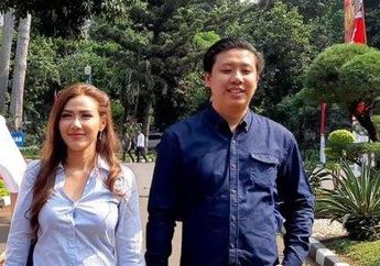 3 Bulan Meringkuk di Balik Jeruji Besi, Penampilan Rey Utami Berubah Total saat Kenakan Hijab, Terbongkar Aktivitasnya Selama di Rutan