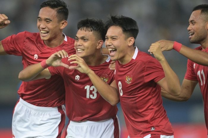 Selebrasi pemain timnas Indonesia usai mencetak gol ke gawang Kuwait