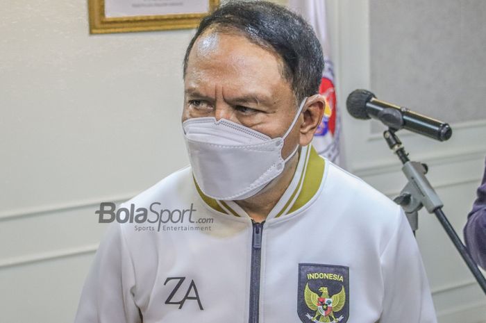 Menteri Pemuda dan Olahraga Republik Indonesia, Zainudin Amali, saat sedang memberikan keterangan kepada awak media di Kantor Kemenpora, Jakarta, 9 November 2022.