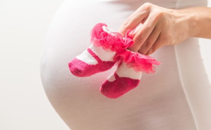 Caea sukses mempunyai bayi perempuan.
