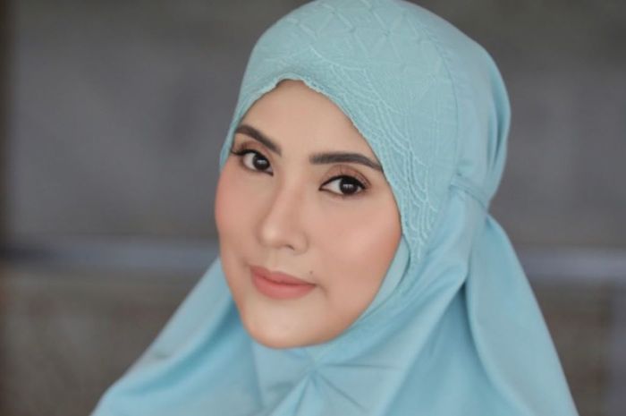Sempat terjeurumus ke dalam aliran sesat selama 9 tahun, artis sinetron ini ngaku uangnya terkuras habis selama disana, kenapa?