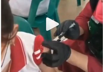 Mantu Jokowi Sampai Turun Tangan, Terungkap Fakta Video Viral Nakes Suntikkan Vaksin Kosong ke Siswa SD di Medan, Pura-pura Tanyai Ini ke Murid