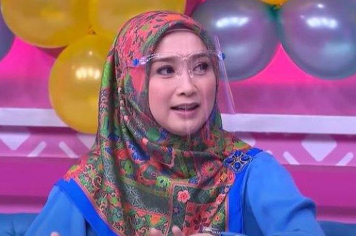 Mending Jomblo ke Mana-mana, Desy Ratnasari Ogah Pacari Anggota DPR
