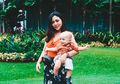 Dijuluki 'Hot Mama' Hingga Disebut Mirip Selena Gomez, Begini Penampilan Rachel Vennya