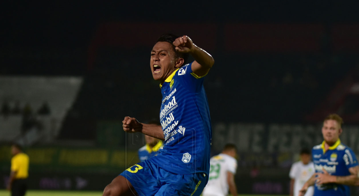 Winger Persib Bandung, Febri Hariyadi, merayakan gol yang dicetaknya ke gawang Persebaya Surabaya pada pekan ke-23 Liga 1 2019.
