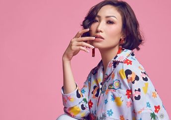 Beda dari Biasanya, Ayu Dewi Tampil Pangling dalam Balutan Dress Mewah Belahan Dada Rendah Seksi!
