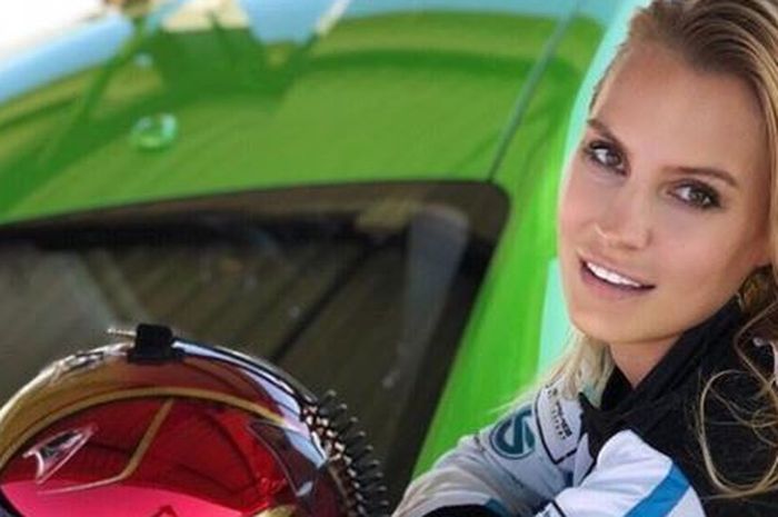 Doreen Seidel, mantan model Playboy yang kini meniti karier sebagai pebalap Formula 1.